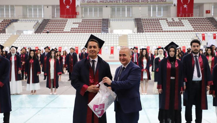 FIRAT ÜNİVERSİTESİ TIP FAKÜLTESİ 38. DÖNEM MEZUNLARINI UĞURLADI