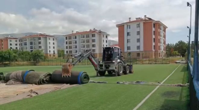 ELAZIĞ’DA SPOR SAHALARI YENİLENİYOR