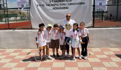 ELAZIĞLI MİNİK RAKETLERDEN BİR BAŞARI DAHA