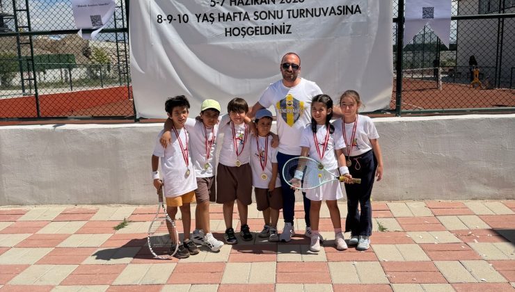 ELAZIĞLI MİNİK RAKETLERDEN BİR BAŞARI DAHA