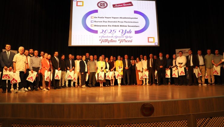 Fırat Üniversitesinde Akademik Başarı  Belge Takdim Töreni Düzenlendi