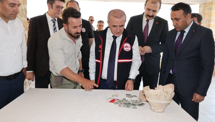Vali Hatipoğlu: “Palu Kalesi’ni Turizme Kazandırmakta Kararlıyız”