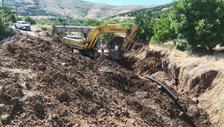 Elazığ İl Özel İdaresi tarafından,Kürk Köyü’nde altyapı çalışmaları yapılıyor
