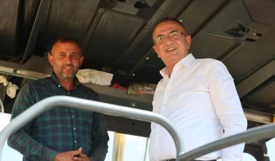 Elazığ İl Özel İdaresi ekipleri, Bitümlü Sıcak Karışım (BSK) asfalt çalışmalarını aralıksız sürdürüyor.