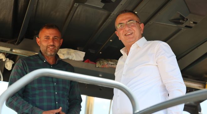 Elazığ İl Özel İdaresi ekipleri, Bitümlü Sıcak Karışım (BSK) asfalt çalışmalarını aralıksız sürdürüyor.
