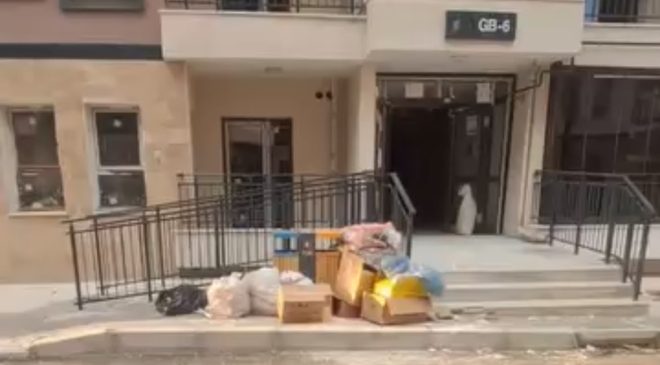 Elazığ’da Aksaray TOKİ sakinlerinden çöp konteyneri tepkisi!