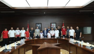 TÜRKİYE ŞAMPİYONLARINA VALİ’DEN TEBRİK