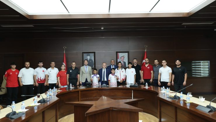 TÜRKİYE ŞAMPİYONLARINA VALİ’DEN TEBRİK