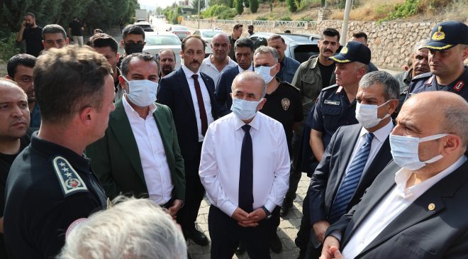 Vali Hatipoğlu Yangın Bölgesinde: İlk tespitlere göre 5 işçimiz hafif düzeyde yaralandı.