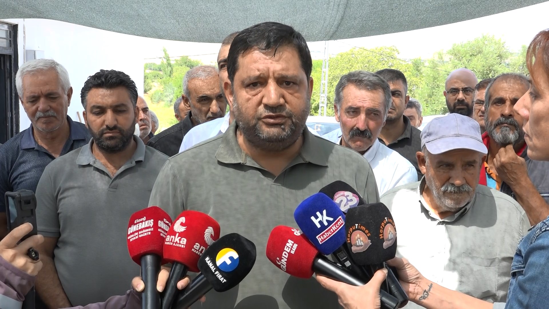 TADIM KÖYLÜLERİNDEN ÇİMENTO FABRİKASI TEPKİSİ: “HİÇBİR KOŞULDA İSTEMİYORUZ”