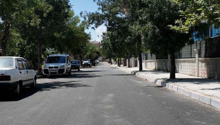 Sanayi Mahallesi’nde yürütülen asfalt ve kaldırım yenileme çalışmaları tamamlandı.