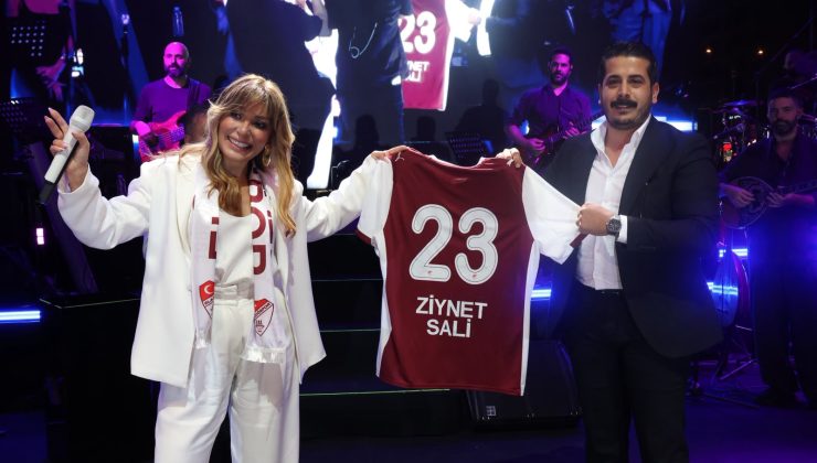 Elazığspor’dan Ziynet Sali’ye Forma ve Atkı