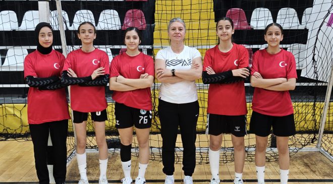 ELAZIĞ HENTBOLUNDA PROFESYONEL LİG GÜCÜ, 21 SPORCU GURURU