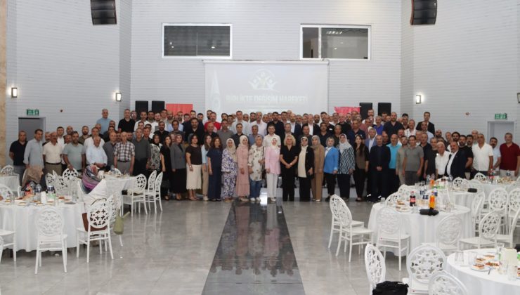 ÇİÇEK VE YENİ’DEN BİRLİK VE BERABERLİK VURGUSU