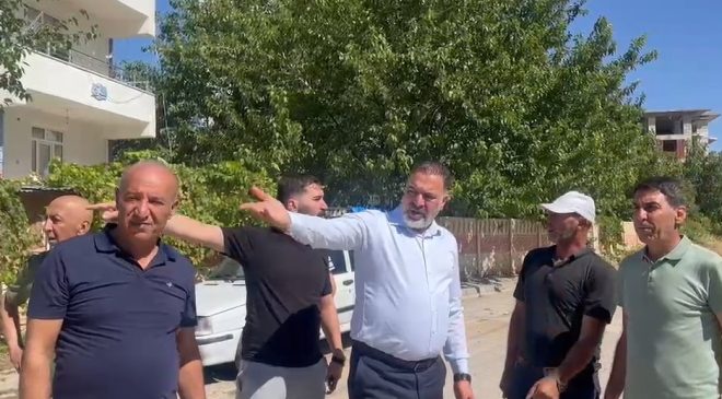 Kovancılar Belediyesi, Bahçelievler Mahallesi’nde Kilit Parke Yol Yapım Çalışmalarını Sürdürüyor