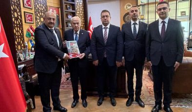 MHP Elazığ İl Teşkilatı, Genel Başkan Sayın Dr. Devlet Bahçeli’yi MHP Genel Merkezi’ndeki makamında ziyaret etti.