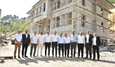AK Parti Milletvekillerinden Sivrice ve Maden’de Yoğun Saha Mesaisi