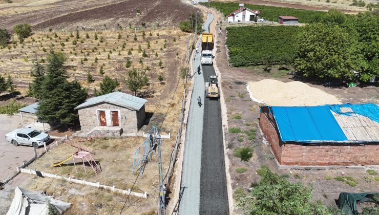 Kovancılar Valifahribey Köyü’nde asfalt çalışması
