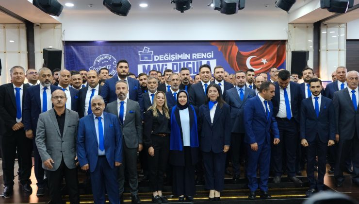 Nurullah Öner’in Aday Tanıtımına Yoğun Katılım: Yaklaşık 2 Bin Kişi Aynı Salonda Buluştu