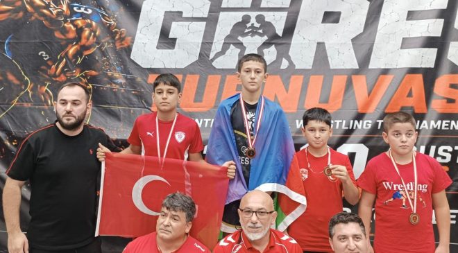 ELAZIĞLI GÜREŞÇİLER ULUSLARARASI ŞAMPİYONADA MADALYALARLA DÖNDÜ