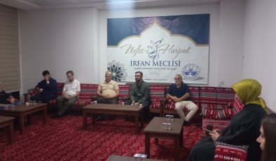 Elazığ’da kültür, sanat ve irfan geleneğini yaşatmak amacıyla düzenlenen Nefes-i Harput İrfan Meclisi, Şair Hamza Ergen’in katılımıyla gerçekleştirildi.