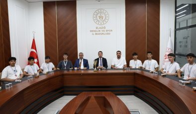 TRANSFER YOK, ÖZ KAYNAK VAR: GENÇLİK VE SPOR KULÜBÜ HOKEY TAKIMINDAN BAŞARI
