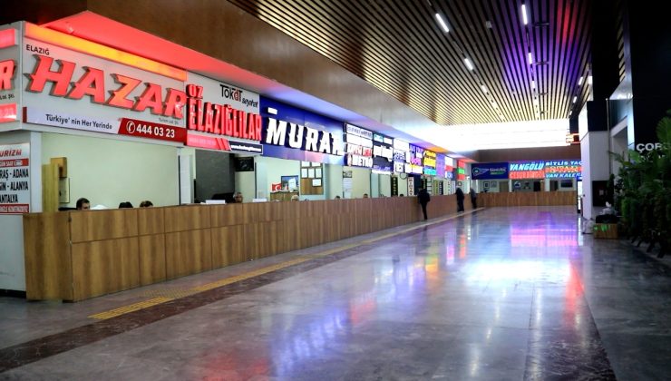 Elazığ Belediyesi Şehirler Arası Otobüs Terminali, yaz aylarında da yoğunluk yaşadı.