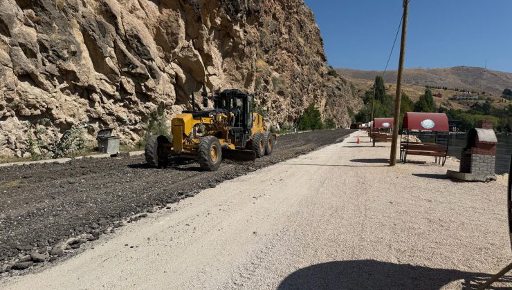 Keban Belediyesi Fırat Sahili’nde Çalışmalarını Sürdürüyor