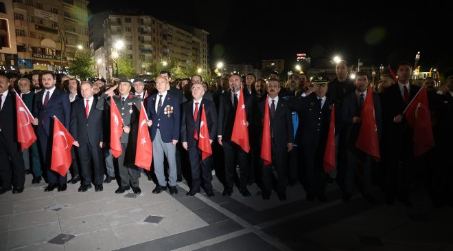 Elazığ’da 29 Ekim Cumhuriyet Bayramı  ‘Fener Alayı’ yürüyüşü düzenlendi.