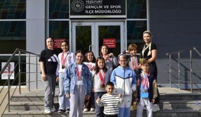 MALATYA YÜZME ŞENLİKLERİ’NDE ELAZIĞLI SPORCULARDAN BAŞARILI PERFORMANS