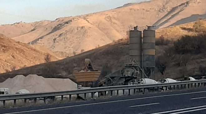 BAKIR MADEN-DER’DEN BETON SANTRALİ TEPKİSİ: BAKIR MADEN-DER’DEN BETON SANTRALİ TEPKİSİ: “MEMLEKETİMİZE ZARAR VERİLMESİNE GÖZ YUMULUYOR”