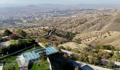 ESMEK’in örgü grubu kursiyerleri, Harput Cam Seyir Terası’nda düzenlenen etkinliğe katılıdı