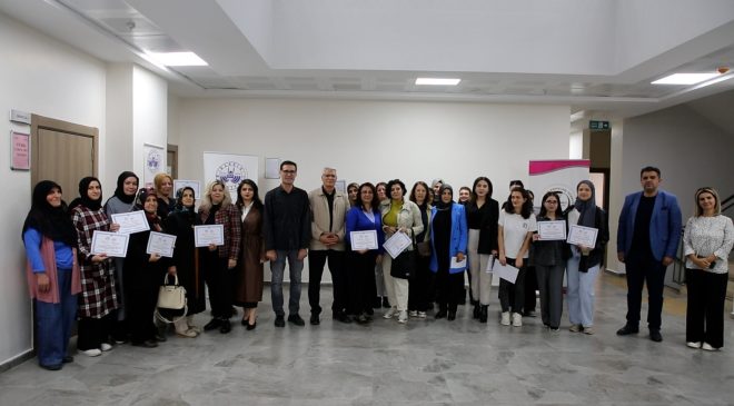 “Girişimcilik, Finansal Okuryazarlık ve Dijital Pazarlama Eğitimi”ni tamamlayan 44 kursiyer sertifikalarını aldı.