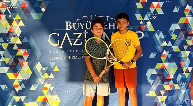 Elazığlı Tenisçiler Gaziantep’te Kürsüye Çıktı