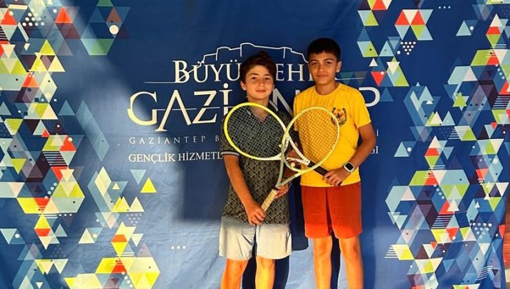 Elazığlı Tenisçiler Gaziantep’te Kürsüye Çıktı