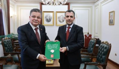 YENİDEN REFAH PARTİSİ’NDEN YERLİ VE MİLLÎ ANAYASA TASLAĞI İÇİN İSTİŞARE ZİYARETLERİ