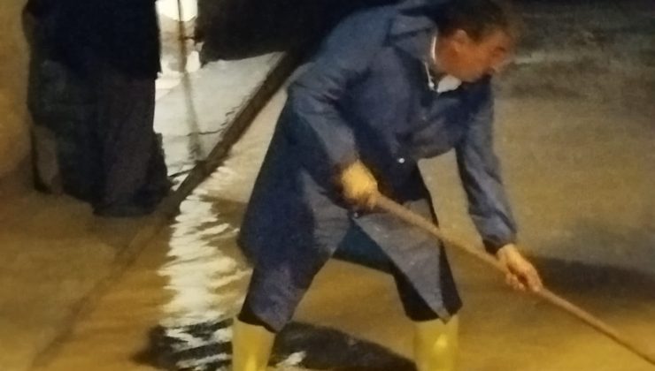YURTBAŞI’NDA İKİNCİ SEL FELAKETİ! BAŞKAN NİHAT DOĞAN TÜM EKİPLERİYLE SAHADA