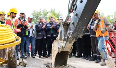 Şahinkaya Mahallesi Doğal Gaza Kavuşuyor, İlk Kazma Vuruldu